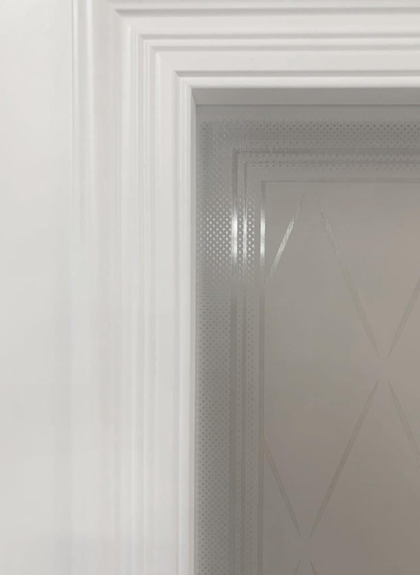 Дверь межкомнатная Престиж 1/2 эмаль белая RAL9003 остеклённая (сатинат белый с рисунком)